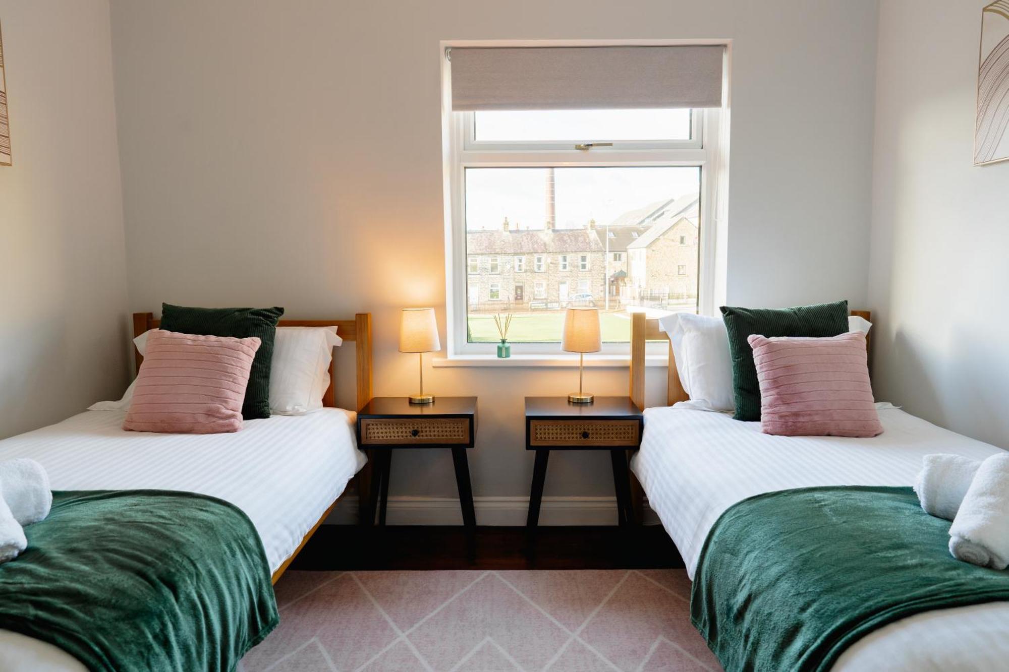 Bowling Terrace By Above Rubies - Stylish, 3 Bedroom, Pet Friendly House In Skipton Exterior foto